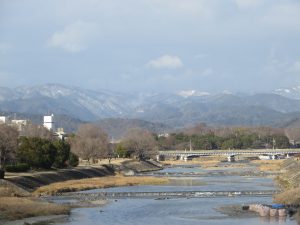 鴨川越しの北山遠景