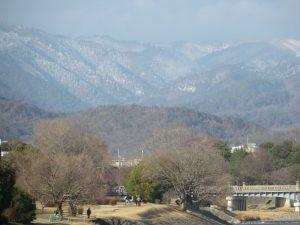 鴨川越しの北山遠景